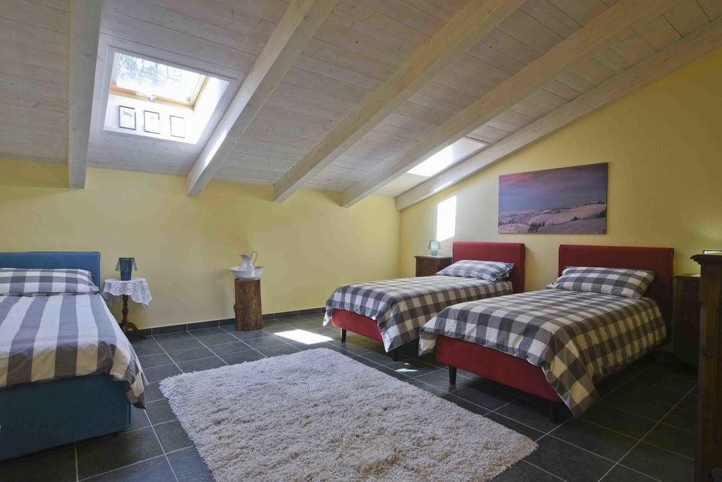 Casa Nalin Apartment La Morra Room photo